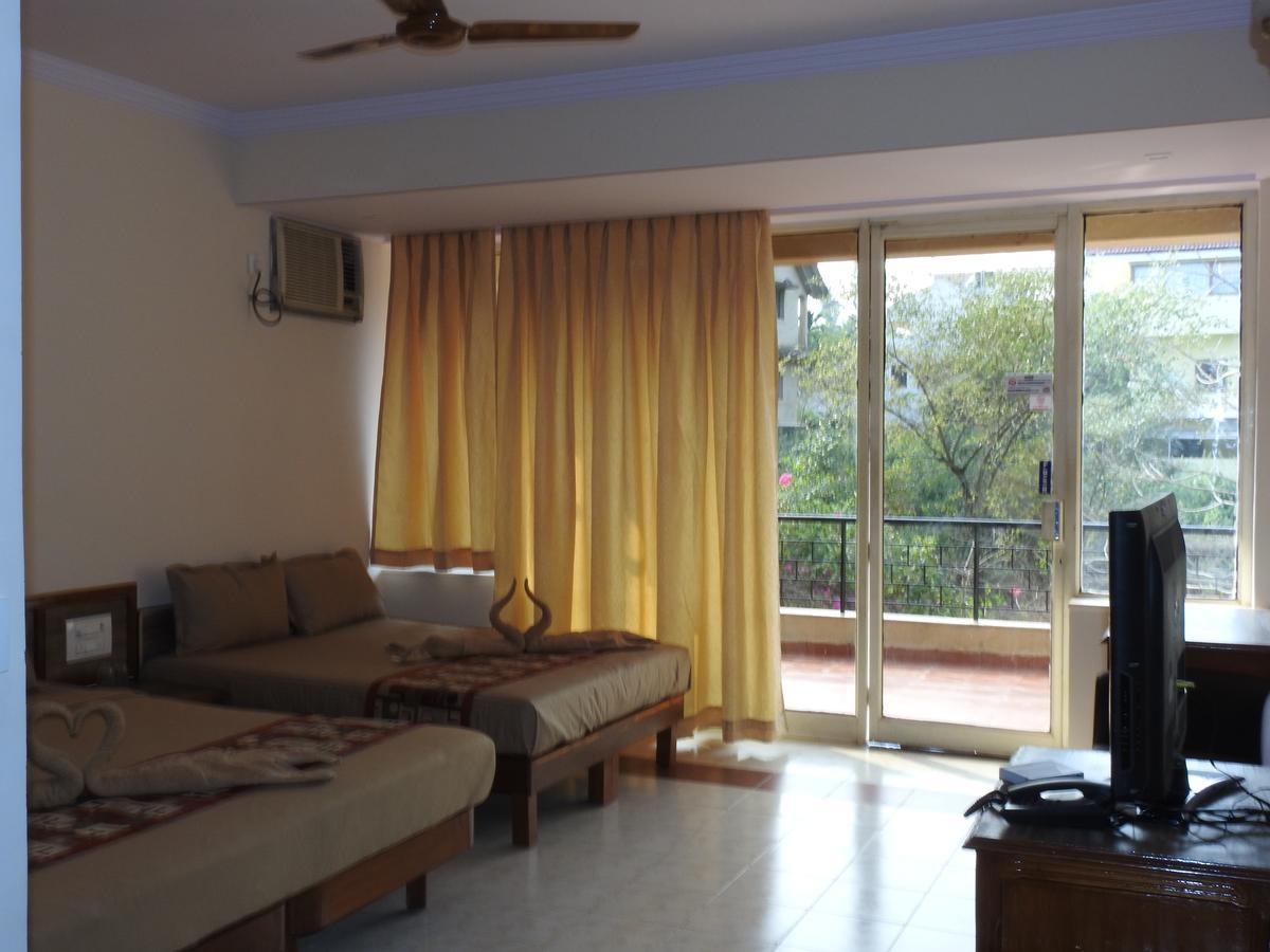 Goa Highridge Residency Hotel Панаджи Екстериор снимка
