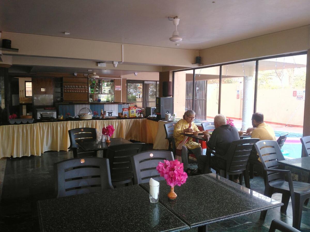 Goa Highridge Residency Hotel Панаджи Екстериор снимка
